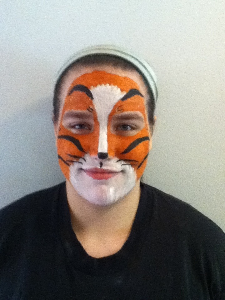 Facepainter Trudy as a tiger