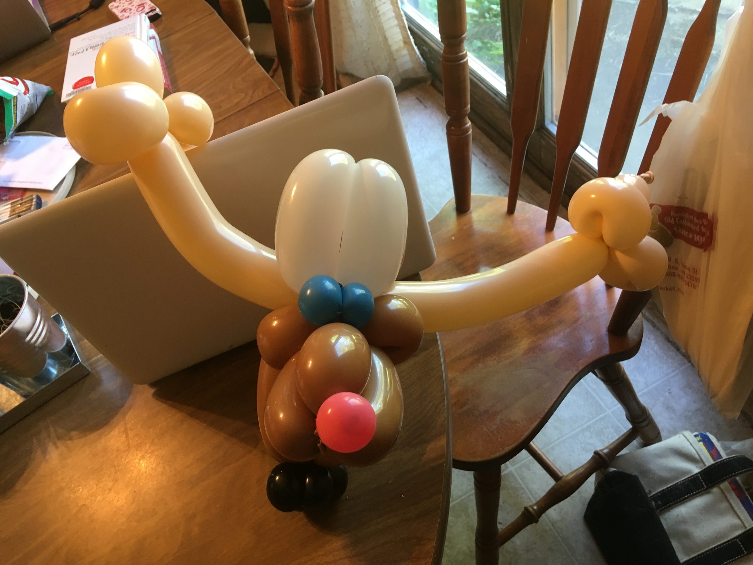 Balloon reindeer